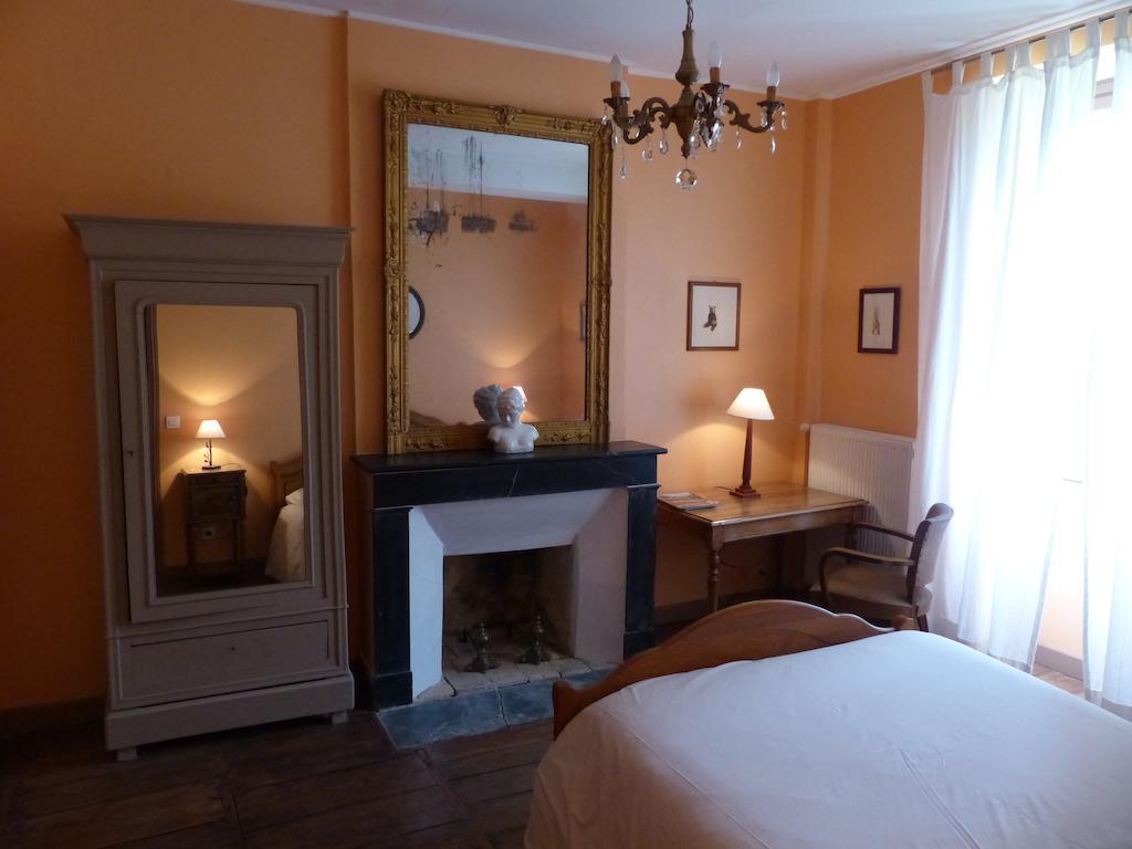 Le Domaine De Panissac Bed and Breakfast Berneuil  Rum bild