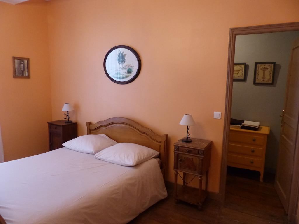 Le Domaine De Panissac Bed and Breakfast Berneuil  Rum bild