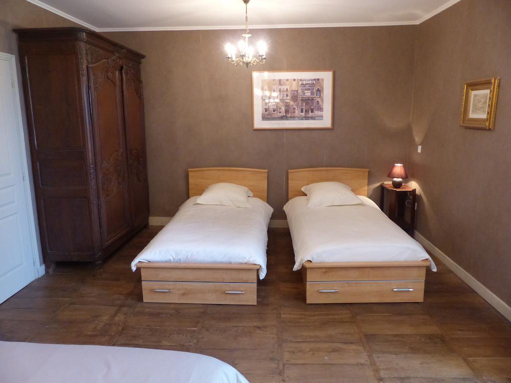 Le Domaine De Panissac Bed and Breakfast Berneuil  Rum bild