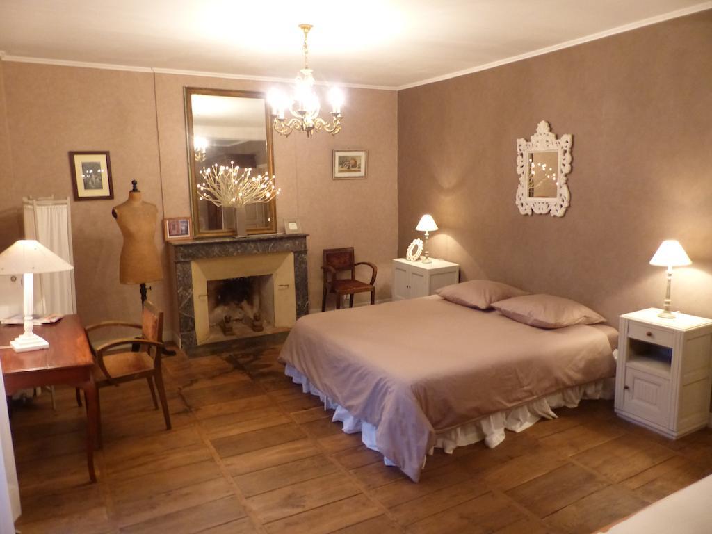 Le Domaine De Panissac Bed and Breakfast Berneuil  Rum bild