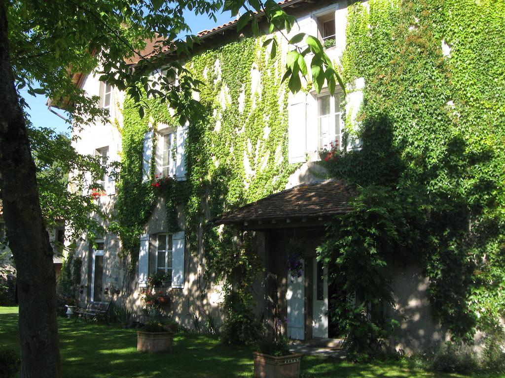 Le Domaine De Panissac Bed and Breakfast Berneuil  Exteriör bild